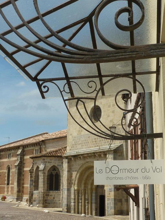 Le Dormeur Du Val Bed and Breakfast Le Mas-dʼAgenais Exterior foto