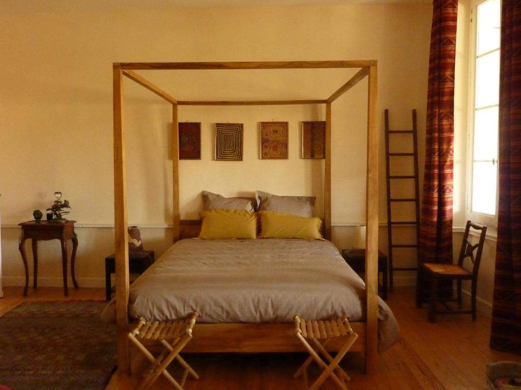 Le Dormeur Du Val Bed and Breakfast Le Mas-dʼAgenais Habitación foto