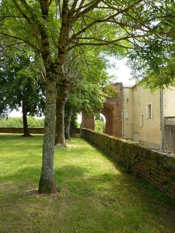 Le Dormeur Du Val Bed and Breakfast Le Mas-dʼAgenais Exterior foto
