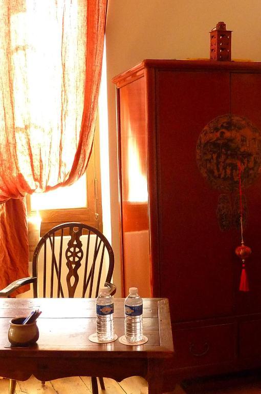 Le Dormeur Du Val Bed and Breakfast Le Mas-dʼAgenais Habitación foto